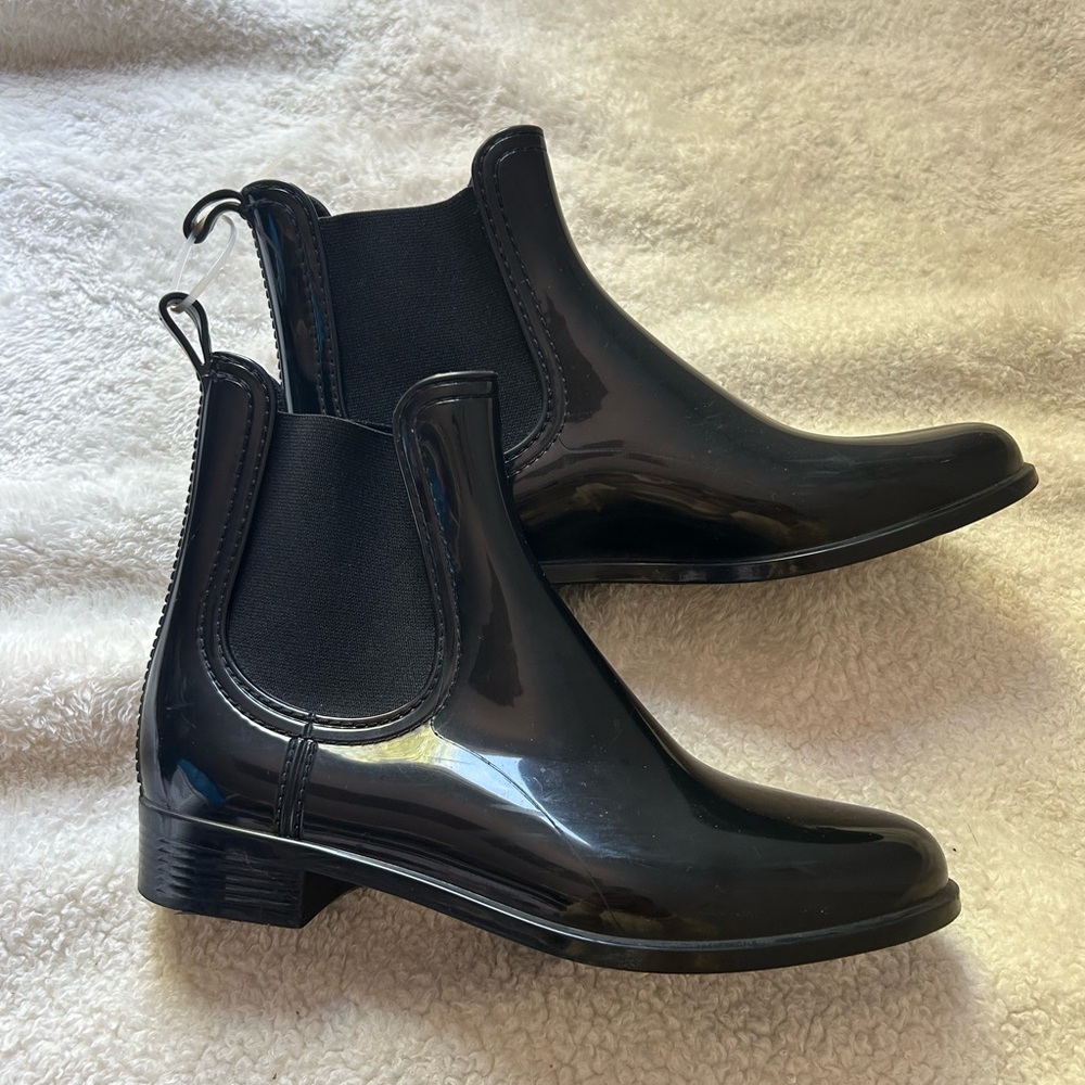 NWOT Jeffrey Campbell Black Chelsea Rubber Boots Size 38/7.5 - Picture 2 of 6
